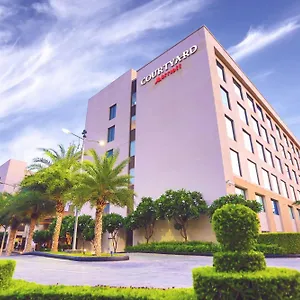 Courtyard By Marriott Agra Hotel
